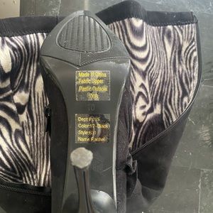 Boots high heel zebra inside size 10 never worn brand new black